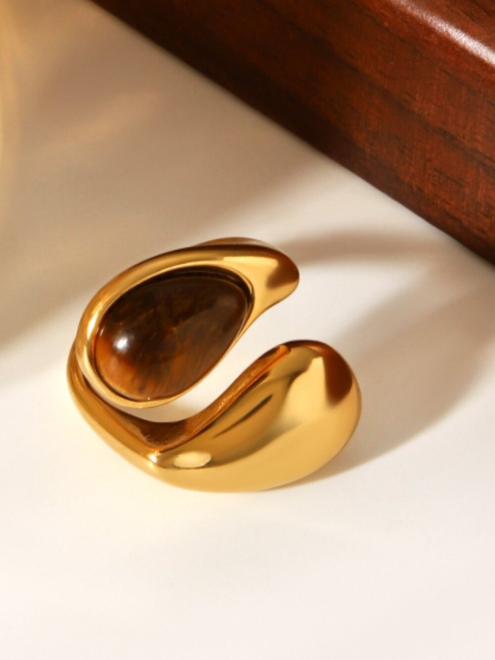 gold ring - Picture 3 of 4